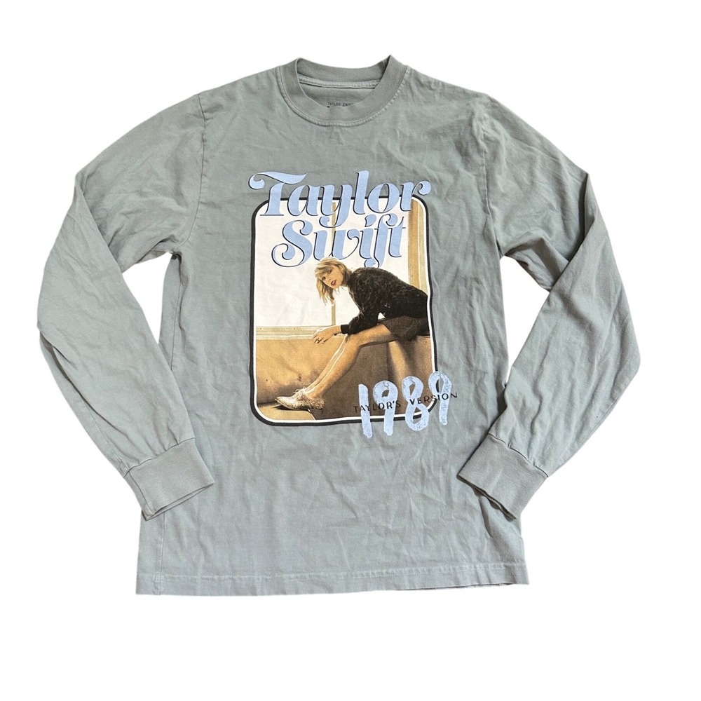 Taylor Swift From The Vault Green 1989 Taylor's Version long sleeve shirt Small